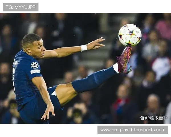 姆巴佩获赠超级玩具后笑裂了:童趣与激情的完美结合 姆巴佩获赠超级玩具后笑裂了:童趣与激情的完美结合